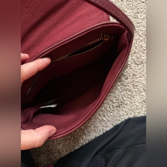 Brandy Melville Like New Crossbody Purse - Picture 4 of 7